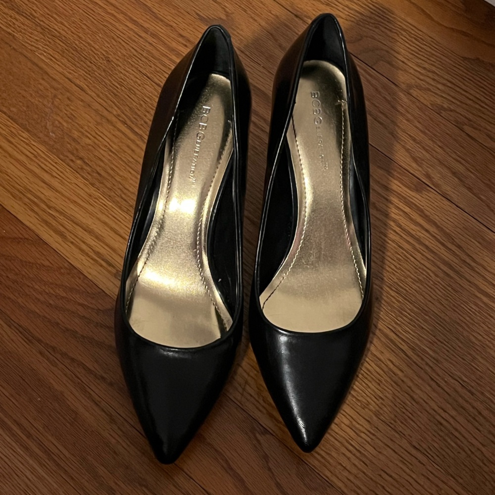🎁 BCBGeneration Women's Ollee Pump